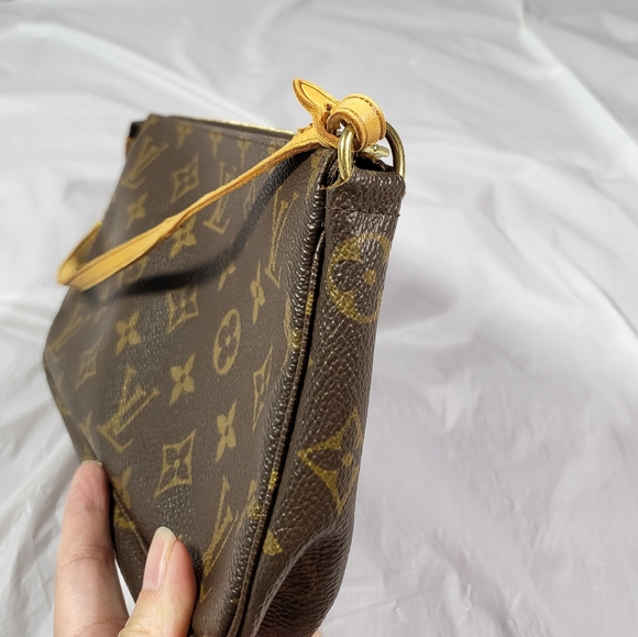 Authentic Louis Vuitton Pochette Accessories bag - Picture 12 of 16